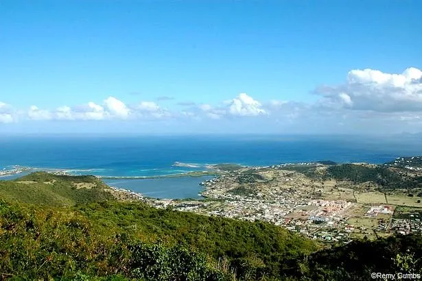 Saint-Martin: histoire, vie locale et culturelle, gastronomie...                