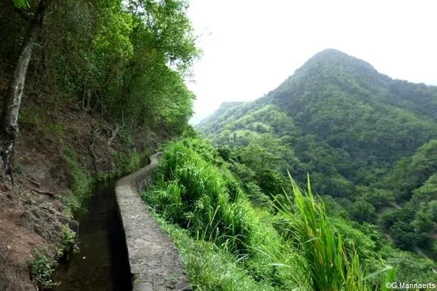 Canal de Beauregard ou canal des esclaves en Martinique                         