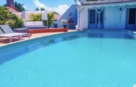 Villa 3 chambres, 3 sdb, grande piscine, plage à moins de 10 minutes à pied