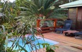 La Villa les Alizés et sa piscine privée....A 80m de la baie de Deshaies
