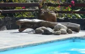 Gîte de charme 2 personnes au coeur d'une maison créole, dans jardin tropical, vue piscine