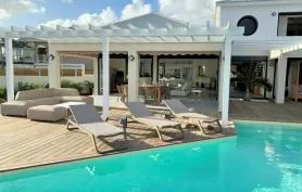 Villa de luxe avec piscine privée et services hôteliers