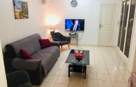 Appartement Les Alizés 1 en bas de villa avec piscine