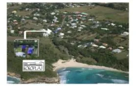 A 150m de la plage T3 (6pers) 90€/nuit, T2 avec spa, studios 45€/nuit piscine, Clim, Wifi. Cours de Surf 35€.
