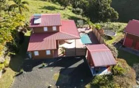 Charmante villa 3* neuve en bois avec piscine Ste Anne