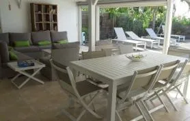 Villa vue mer, piscine, jardin tropical, parking, et proche de la plage