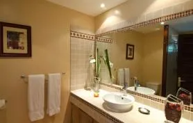 Luxueux Studio, grand standing, tout confort, très belle vue sur Orient Bay