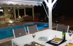 villa de standing avec piscine a 500 metre de la mer a pierre et vacance a sainte anne