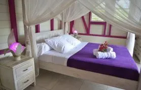 Ty Kaz Kreol: Bungalow avec piscine.