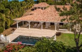 La Villa Cerisier ,villa de luxe de 5 chambres avec piscine et  accès direct à la mer