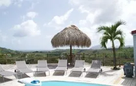 L'élégante Villa Cocoon **** et son bungalow avec superbe vue à 180° sur la mer
