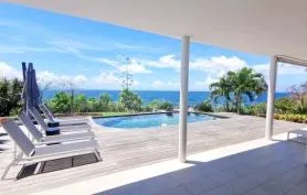 Villa de standing 4 chambres au Diamant avec piscine et vue mer