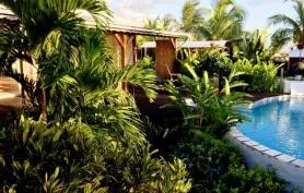 Ti t'air d'ailleurs / Location villa Créole avec piscine & bain à remous