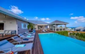 Villa d'exception 5*, vue mer, accès au littoral à Saint-Anne Guadeloupe