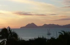 Appartement Bigouz pieds dans l'eau, vue mer panoramique,wifi.