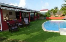 Villa à St François face à la mer 6/12 personnes