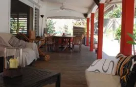 Villa à St François face à la mer 6/12 personnes