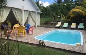 Jolie villa  avec piscine + 1 journée  de catamaran offerte pour 2 semaines de location.