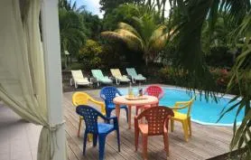 Jolie villa  avec piscine + 1 journée  de catamaran offerte pour 2 semaines de location.