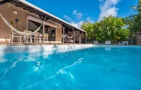 Villa 3CH, à 4 min à pied de la plage, piscine, idéale pour un séjour en famille