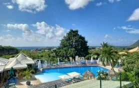Splendide T3 'Chalet' avec vue mer panoramique et grande piscine de résidence