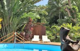 Villa côté jardin, Calme et piscine privative Au jardin des colibris
