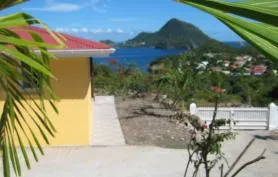 Coco à l'eau Villa T3 Terre De Bas, vue sur baie et village (plage à 300M) classé 3 étoiles