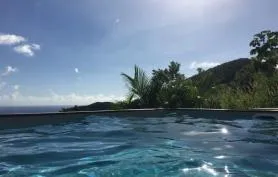 Villa avec piscine et magnifique vue mer