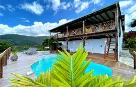 Magnifique villa **** vue 180 ° avec piscine sur la mer et les ïlets Pigeon