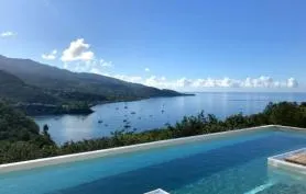 Villa Terre et Mer, vue extraordinaire sur la baie de Malendure et piscine d'exception!