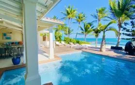 Villa de luxe les pieds dans l'eau St François Guadeloupe 8/10 pers piscine et spa