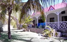 VillaLe Pain de Sucre  accès direct à deux plages aux Saintes