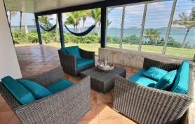 Villa 5 chambres, piscine, ponton, vue et accès mer
