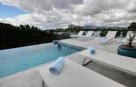 Villa 4 chambres - luxe, piscine, vue mer, plage
