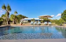 Villa 4 chambres, Piscine vue mer, accès direct superbe plage sable
