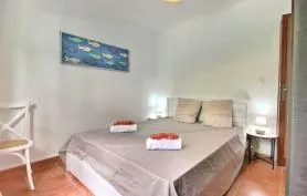 Villa 4ch, grande piscine, vue mer sur Sainte-Lucie