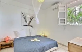 Bas de villa 2 chambres avec piscine privée et grand jardin