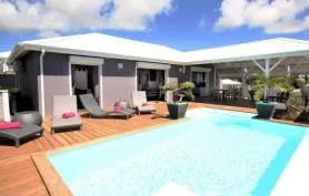 Villa de luxe 6 personnes vue mer avec  piscine balnéo à débordement