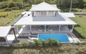 Charmante villa 4CH, piscine au calme