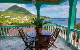 Villa Vaniya à 50 métres à pieds de la Plage avec vue mer et clim