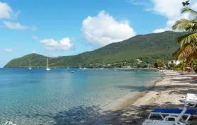 Villa Vaniya à 50 métres à pieds de la Plage avec vue mer et clim