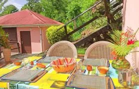 Duplex dans jardin arboré avec piscine