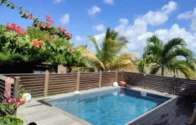 O jardin des Surettes villa Hibiscus Piscine et Spa privatifs