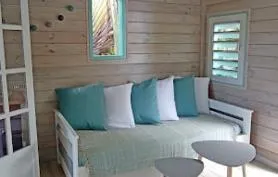 Bungalow à Ste Anne, 2 à 4 pers, campagne et mer accès piscine