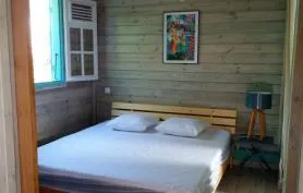 Bungalow à Ste Anne, 2 à 4 pers, campagne et mer accès piscine