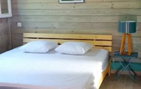 Bungalow à Ste Anne, 2 à 4 pers, campagne et mer accès piscine