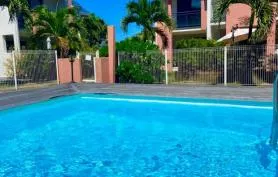 Appartement 1 chambre avec piscine, 1min de Pinel!