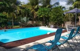 villa creole dans residence calme  proximité mer a saint francois
