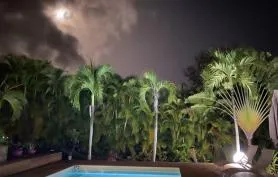 Villa Mango le colibri Belle villa créole avec piscine dans un jardin arboré