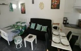 Studio meublé, Clim,Wifi, 2adults+2enf ou 3adult à 200m plage Anse Mitan 3 Îlets